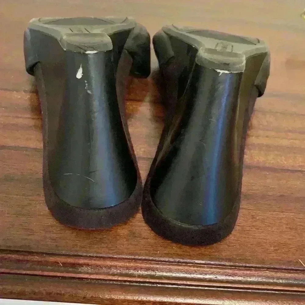 Bandolino Leather Bow Wedges